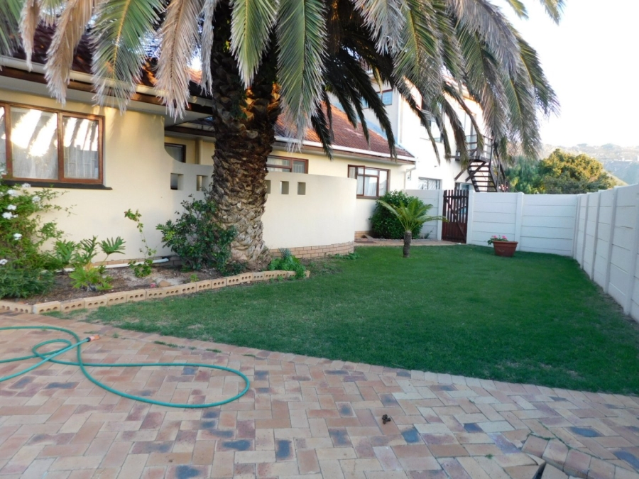 6 Bedroom Property for Sale in Dobson Western Cape